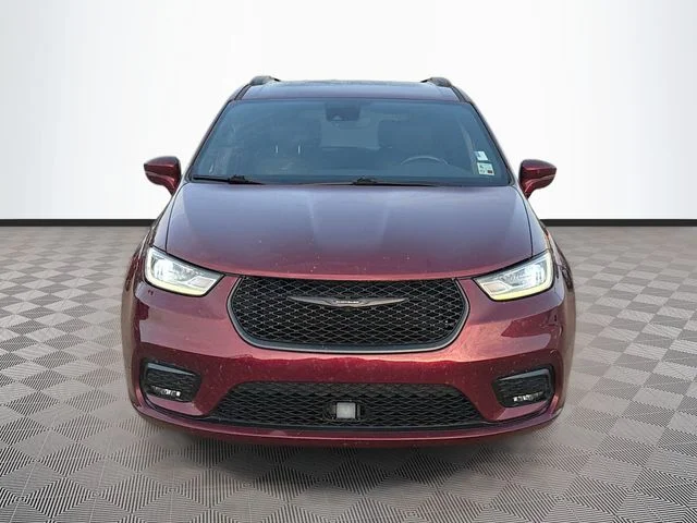 Used 2021 Red Chrysler Touring L image 2