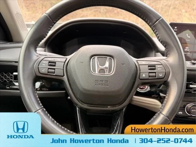 Used 2023 White Honda EX-L image 17
