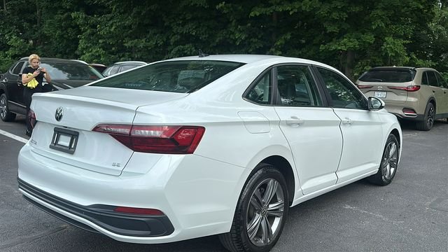 Used 2023 White Volkswagen 1.5T SE image 5