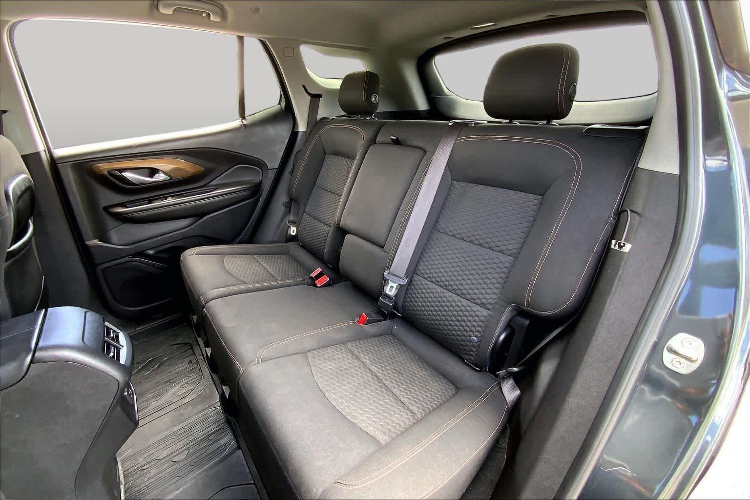 Used 2018 Graphite Gray Metallic GMC SLE image 20