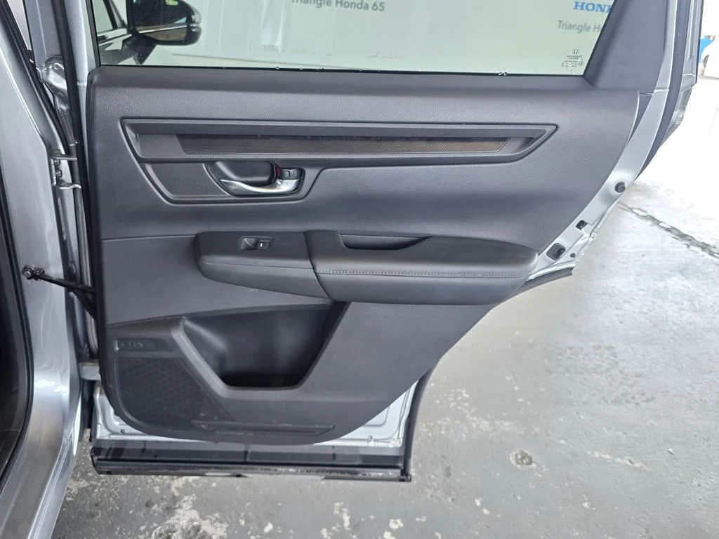 Used 2025  Honda LX image 18