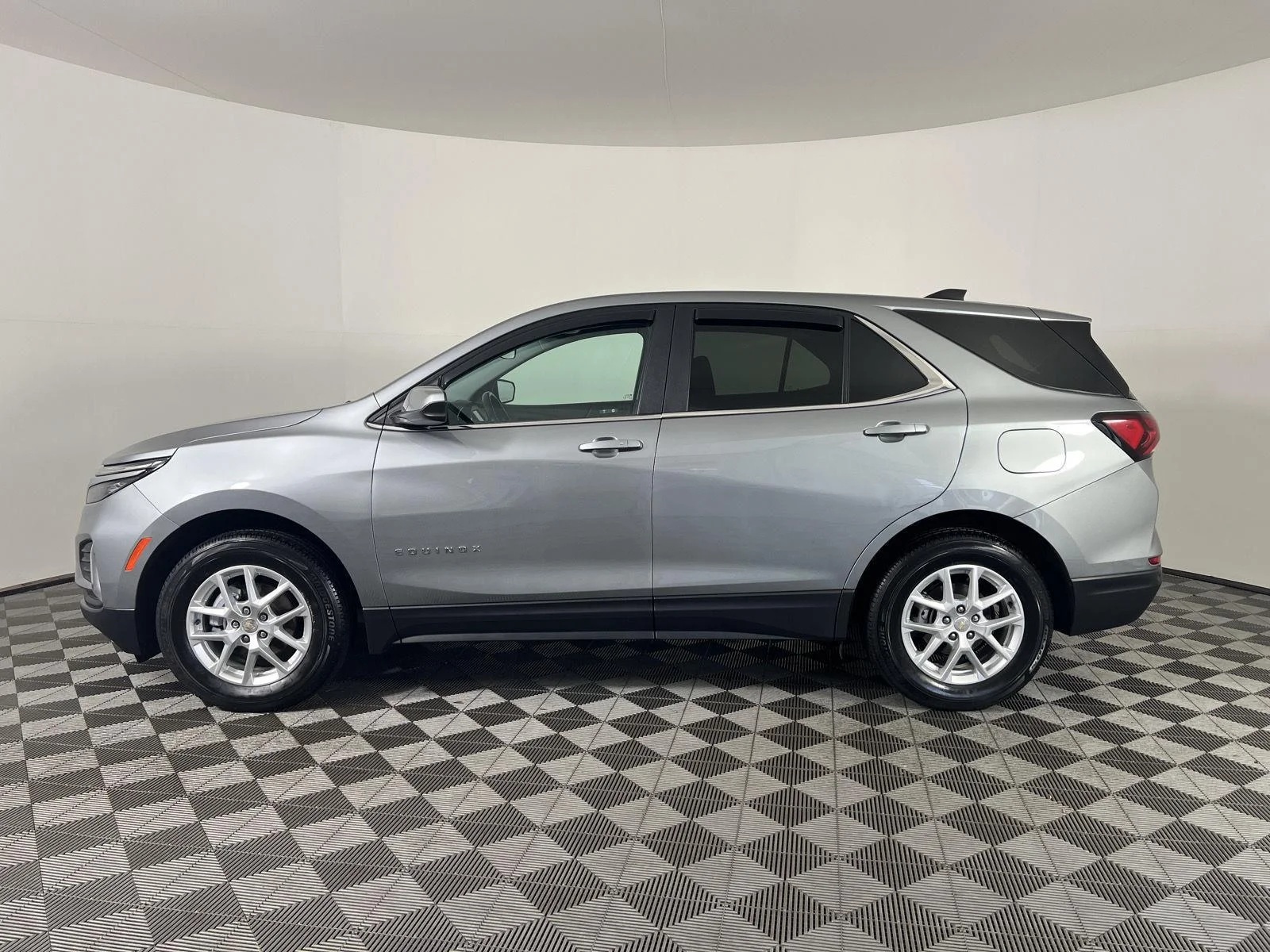 Used 2024 Sterling Gray Metallic Chevrolet LT image 28