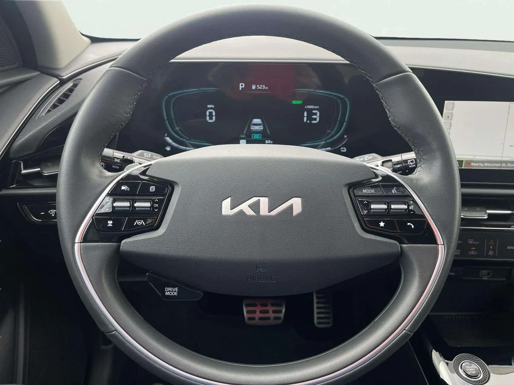 Used 2025 Steel Gray Kia EX Touring image 15