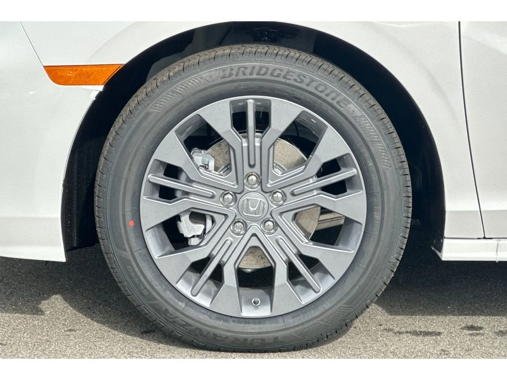 New 2026 Platinum White Pearl Honda Touring image 34