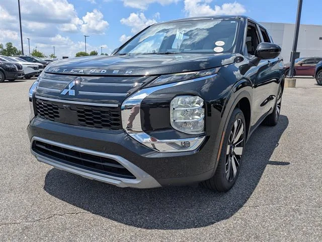 2025 Mitsubishi Outlander SE - Photo 8