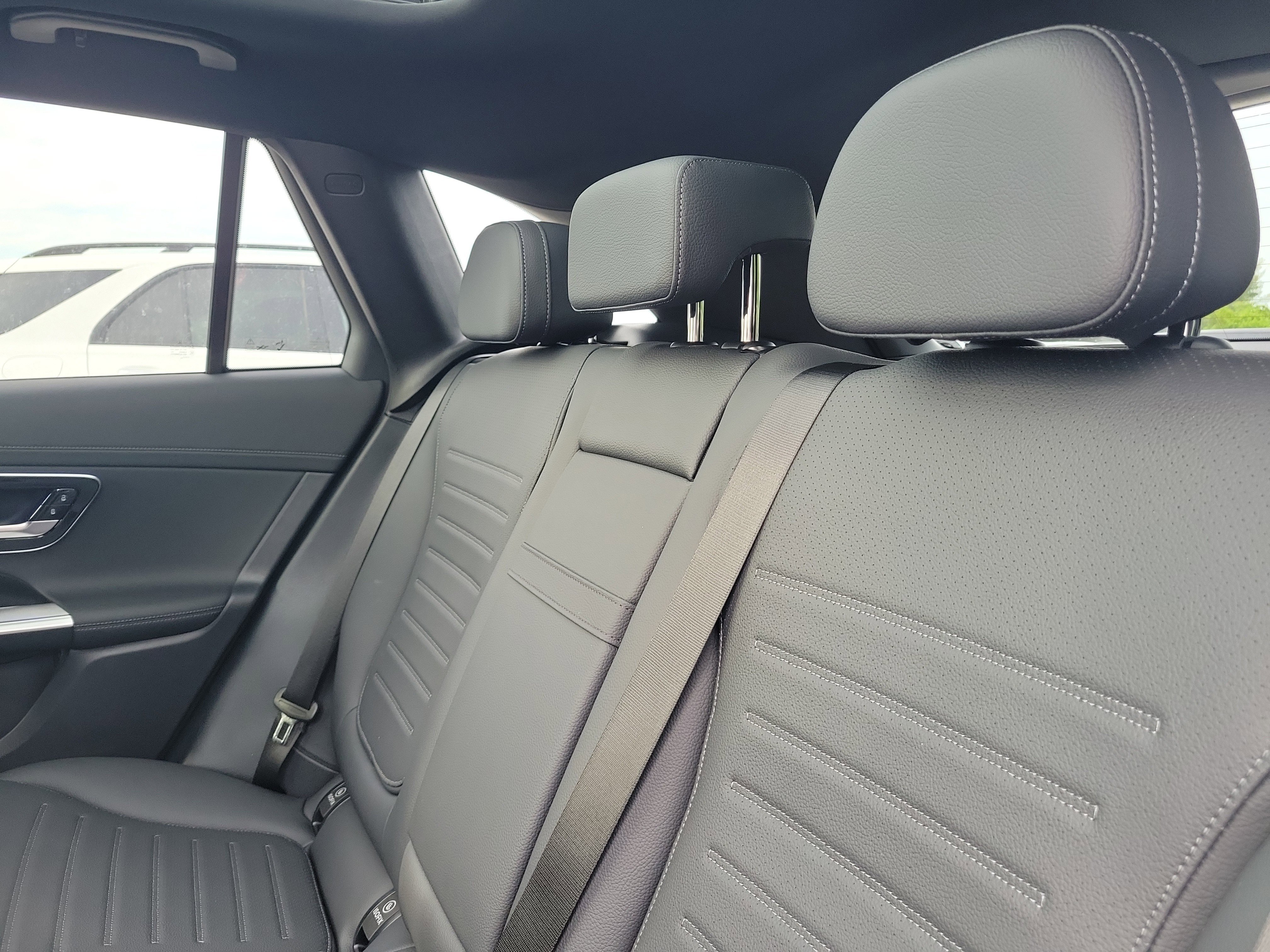 New 2026 Verde Silver Metallic Mercedes-Benz GLC 300 image 41