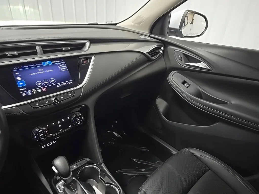 Used 2022 White Buick Essence image 26