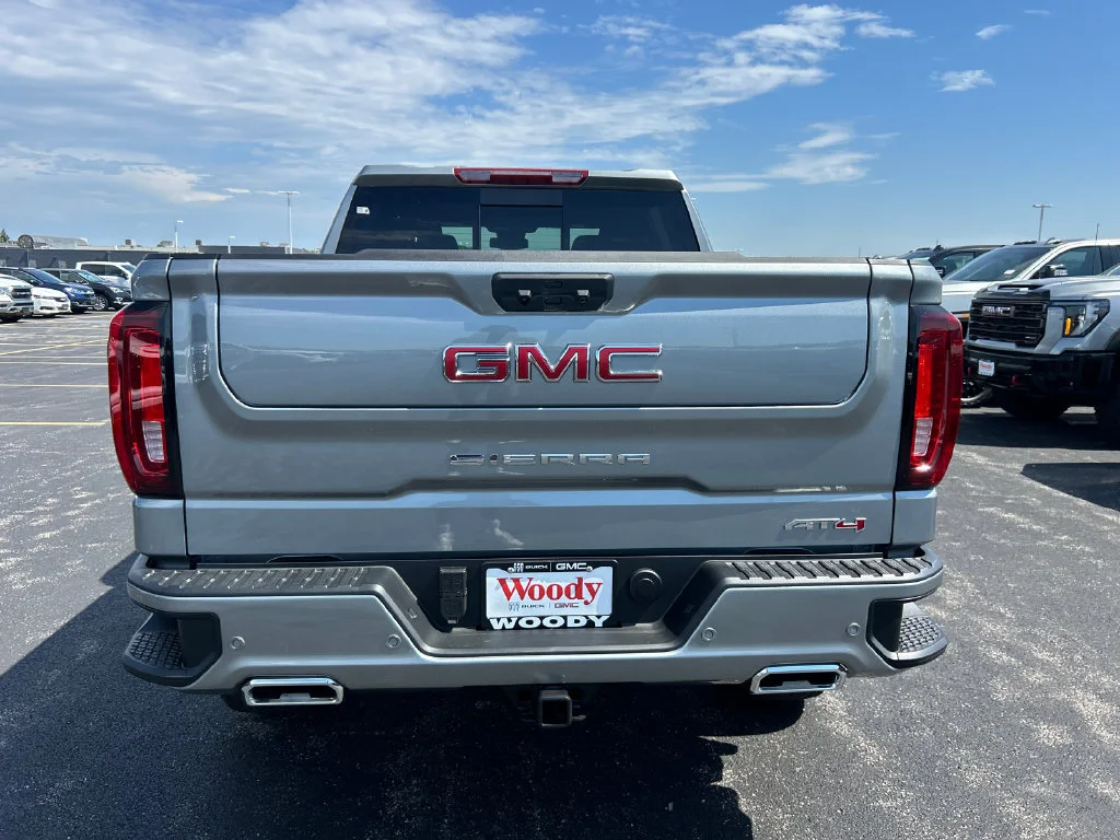 2026 GMC Sierra 1500 AT4 - Photo 9