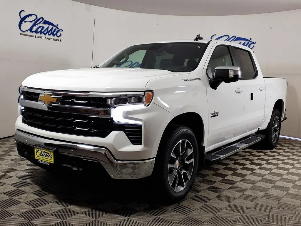 New 2026 Summit White Chevrolet LT image 5