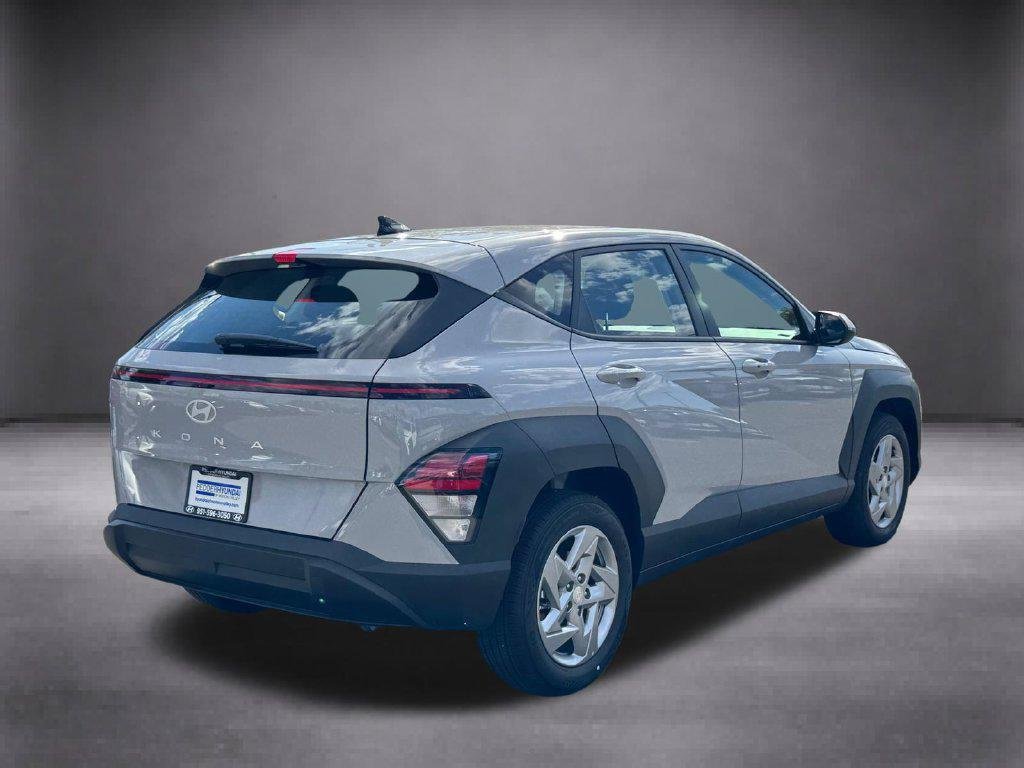 New 2027 Gray Hyundai SE FWD image 7