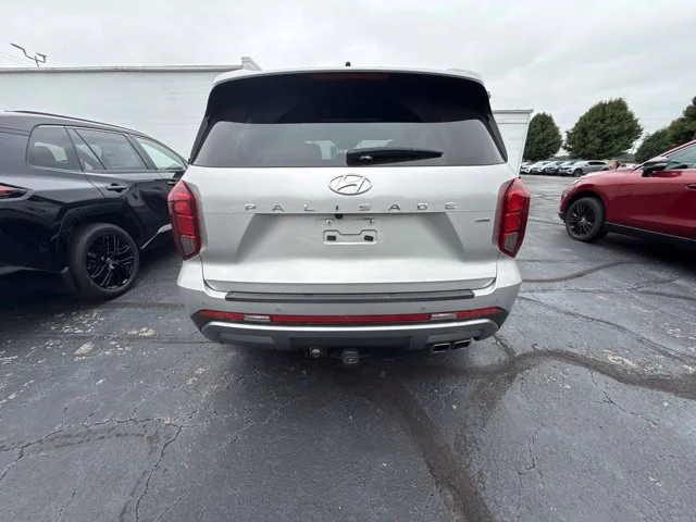 Used 2025 Silver Hyundai SEL Premium image 6