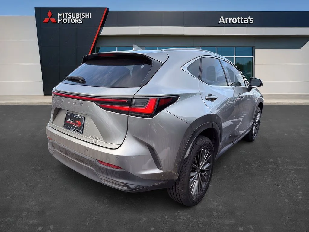 Used 2022 Atomic Silver Lexus Luxury image 7