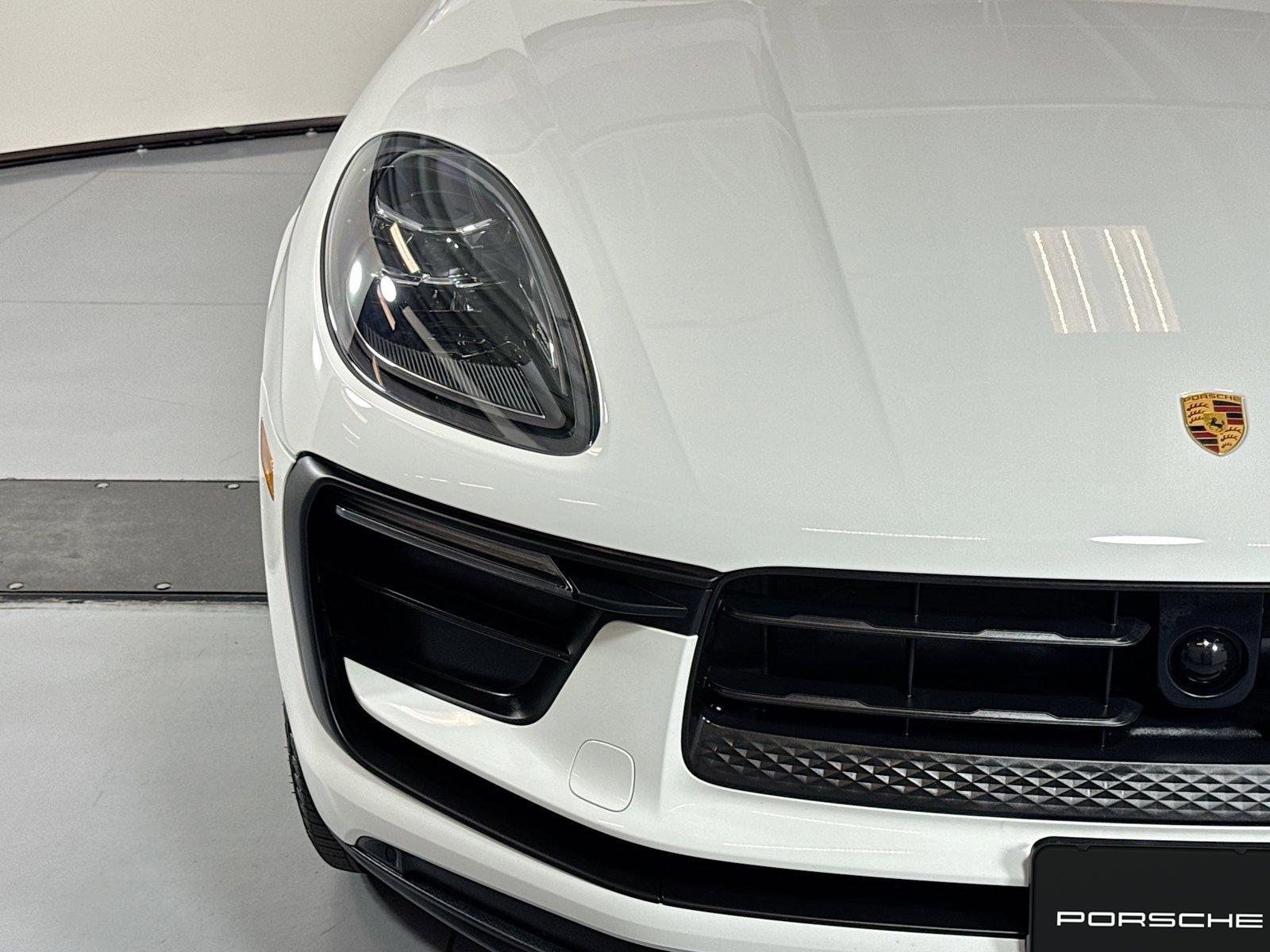 Used 2025 White Porsche  image 30