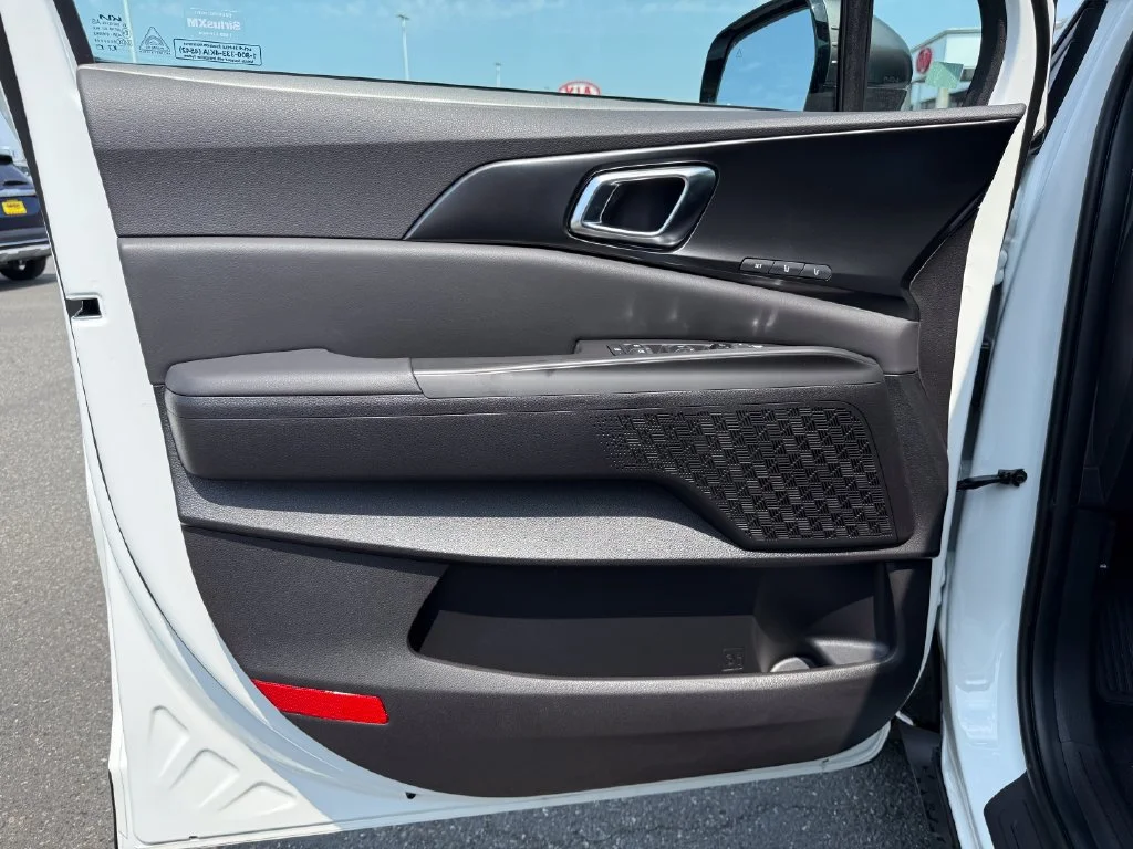 New 2026 Snow White Pearl Kia SX image 18