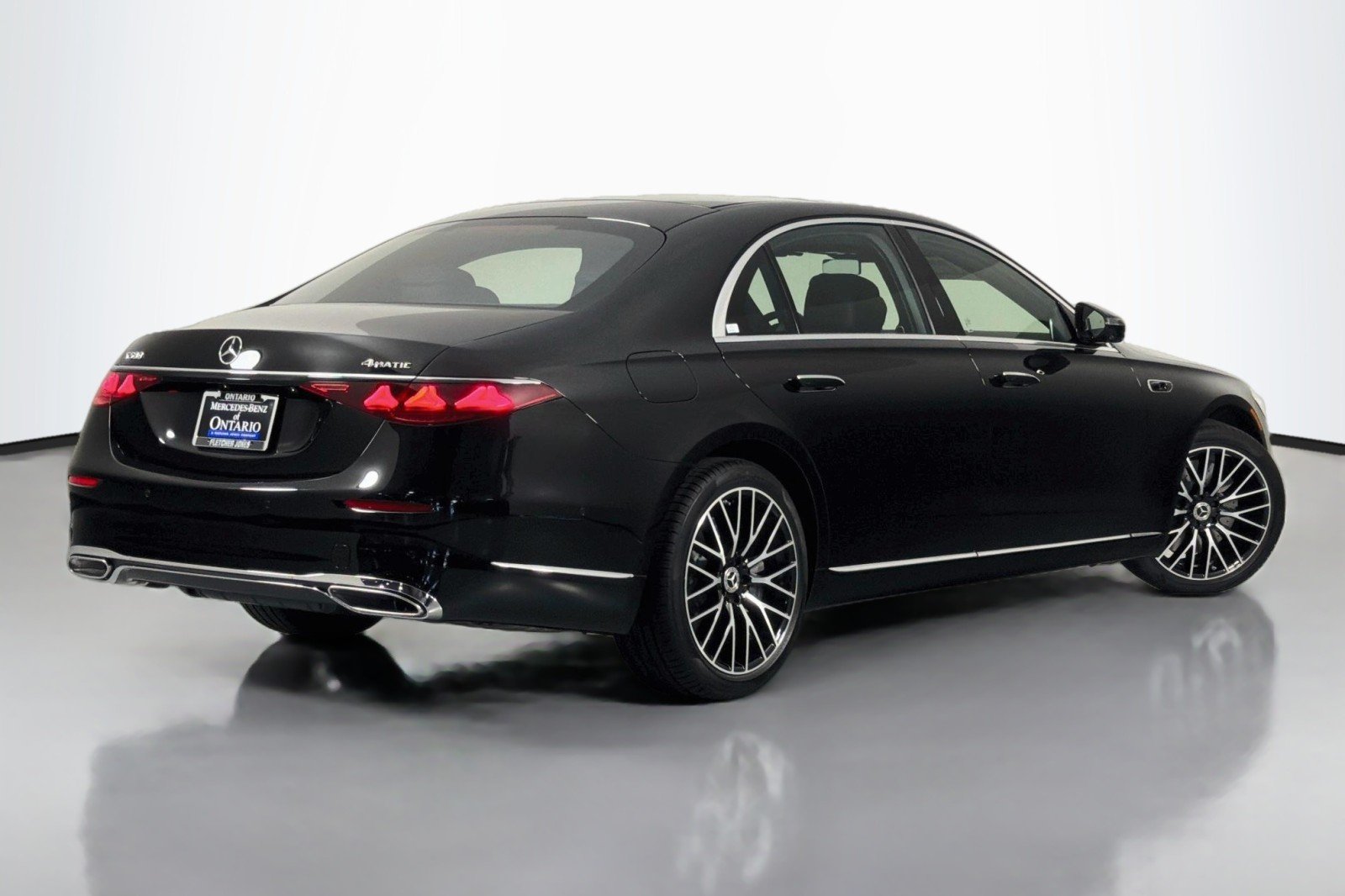 New 2027 Obsidian Black Metallic Mercedes-Benz S 580 4MATIC® Sedan image 11