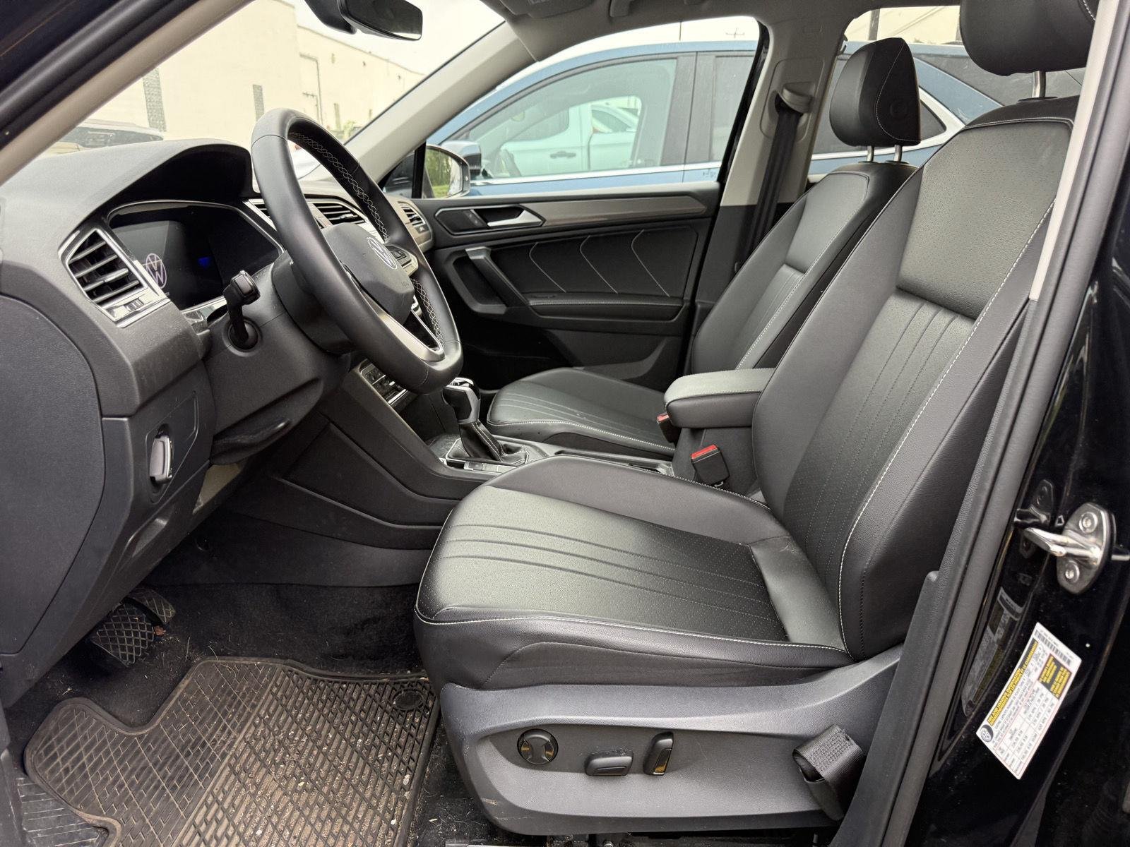 Used 2024 Deep Black Pearl Volkswagen SE image 9