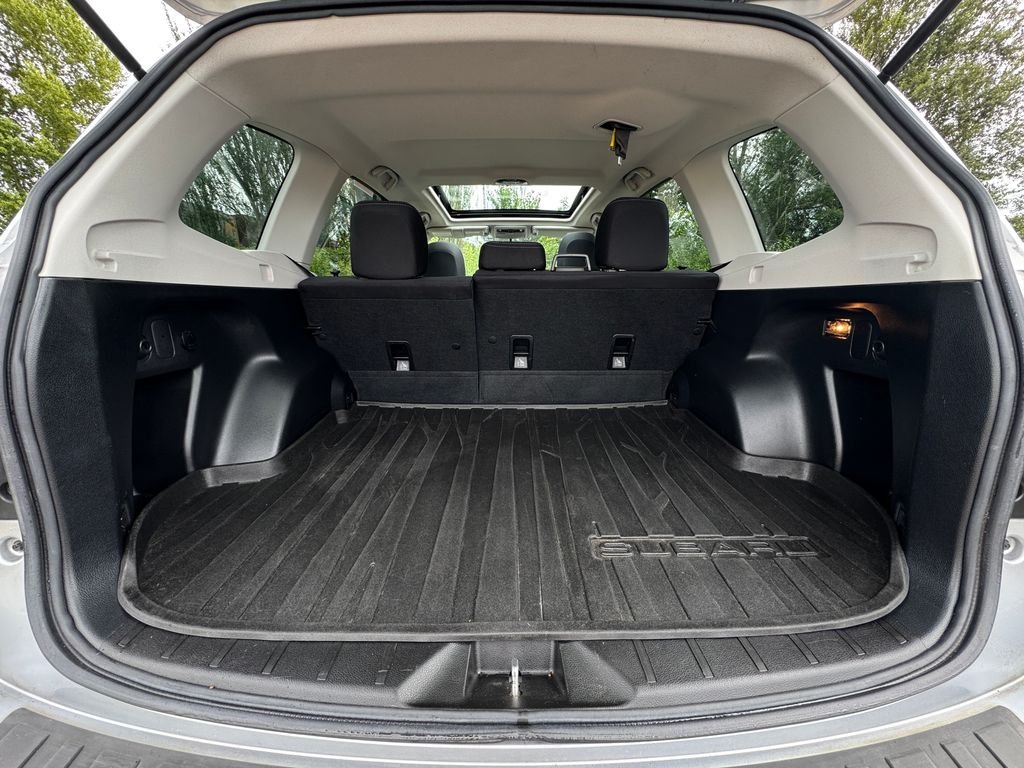 Used 2018 Ice Silver Metallic Subaru 2.5i Premium image 10
