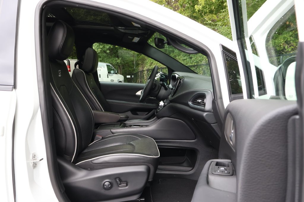 2024 Chrysler Pacifica Limited - Photo 43