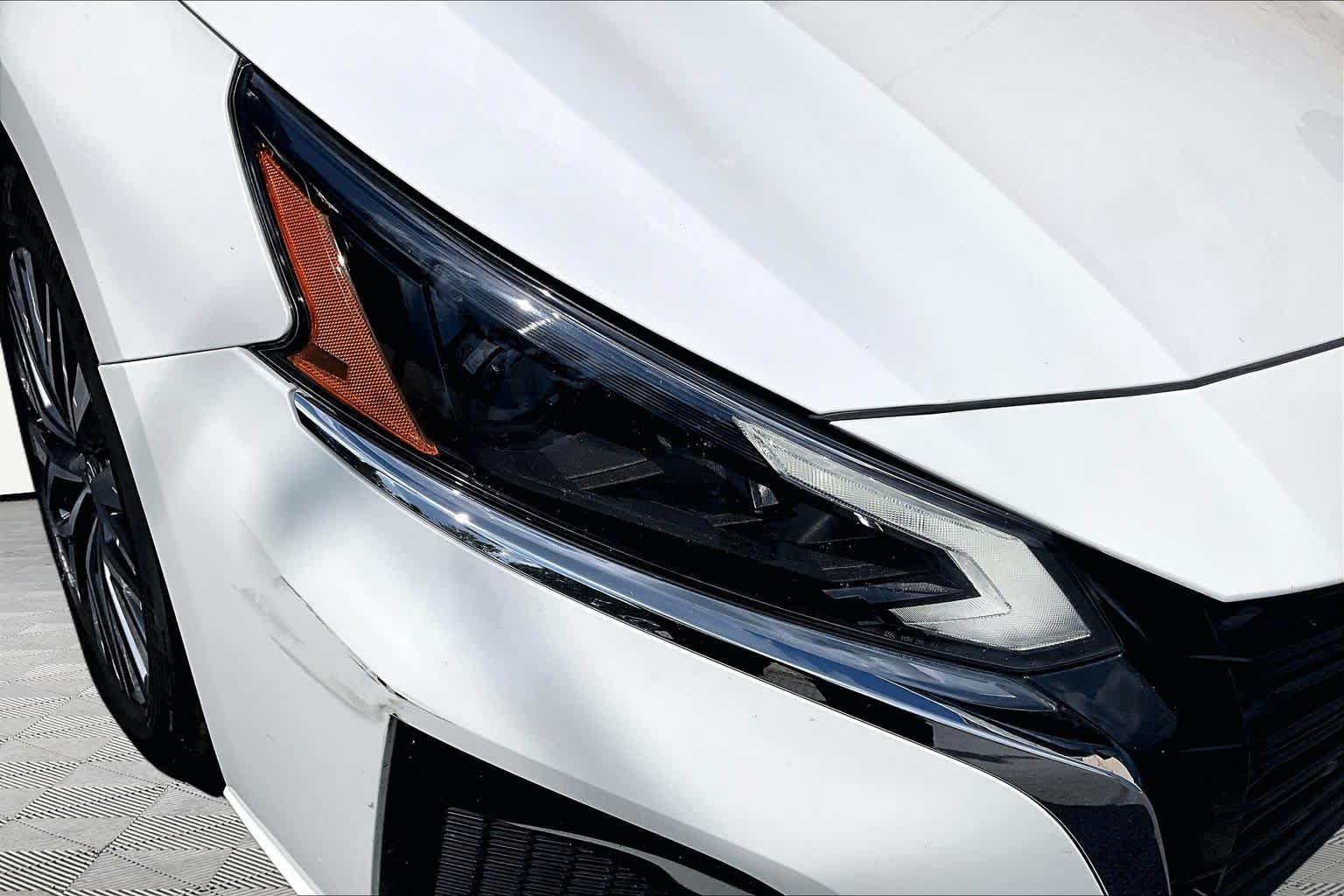 Used 2023 Pearl White Tricoat Nissan 2.5 SV image 28