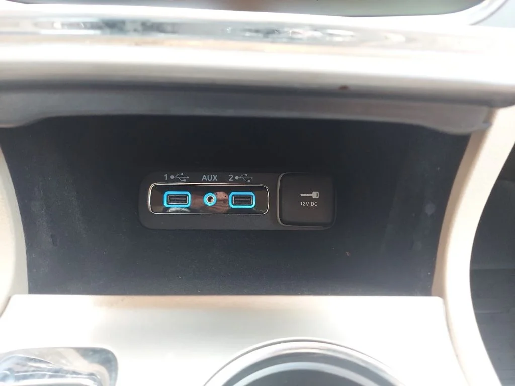 Certified Used 2019 Gray Jeep Laredo E image 29