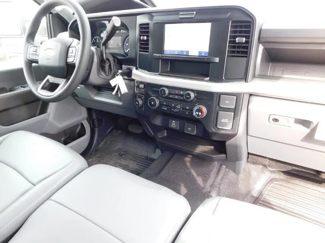 2025 Ford F-350 Super Duty Chassis Cab XL - Photo 54