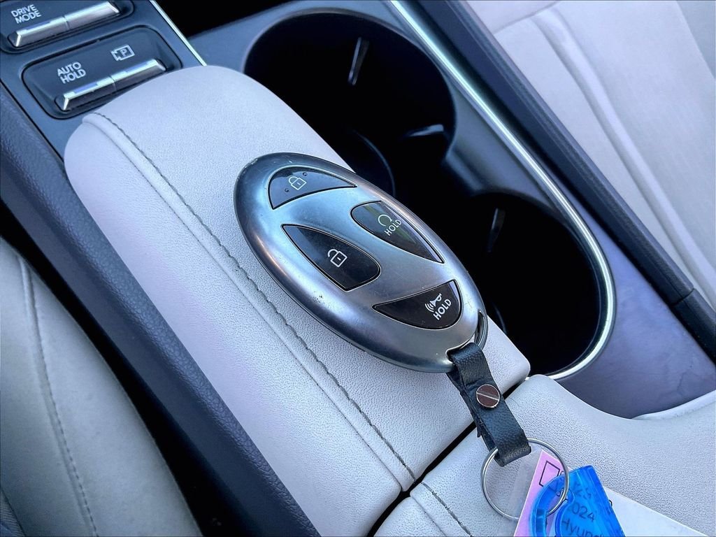 Used 2024 Carbon Blue Hyundai SEL image 26