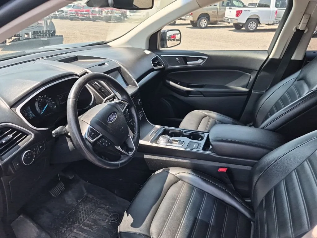 Used 2020 Black Ford SEL image 22