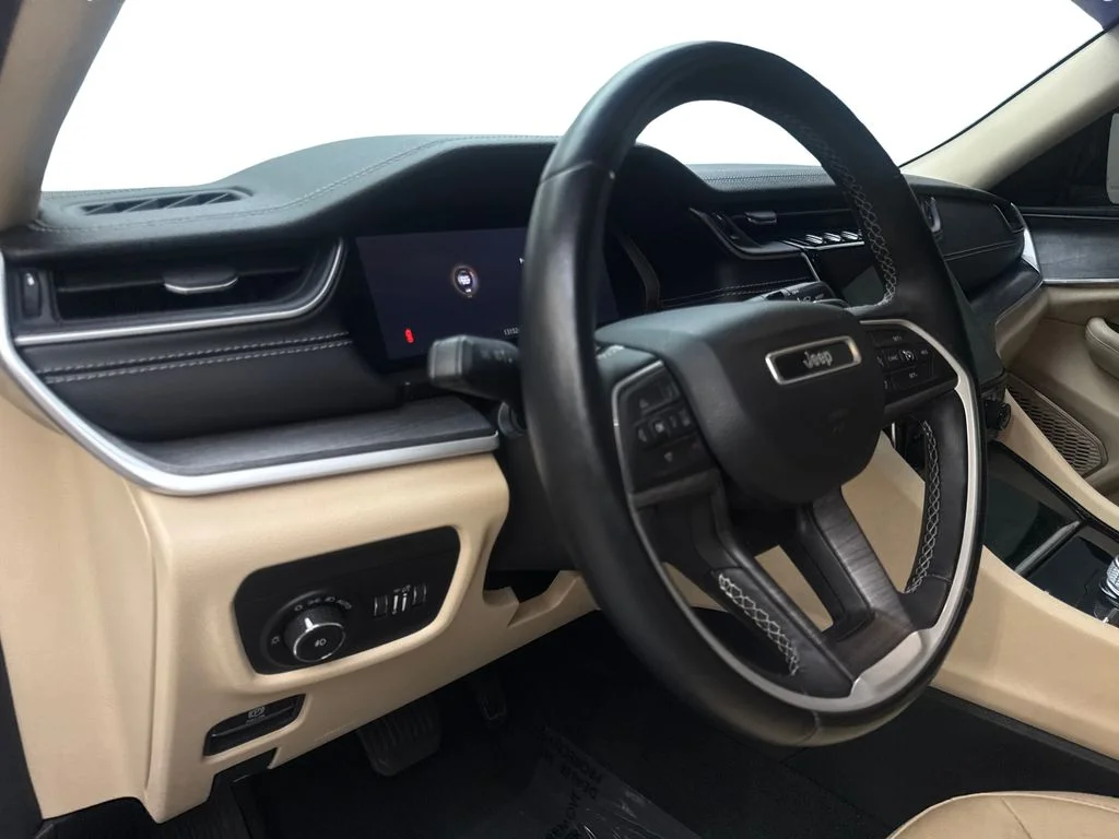 Used 2022 Silver Jeep Limited image 56