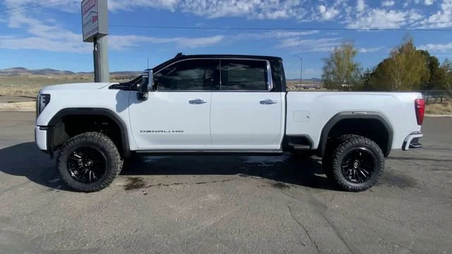 New 2026 Glacier White Tricoat GMC Denali Ultimate image 5
