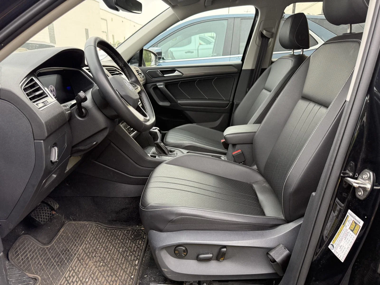 Used 2024 Deep Black Pearl Volkswagen SE image 9