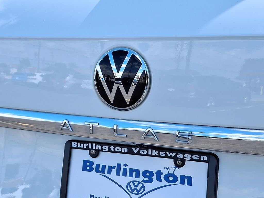 Certified Used 2023 White Volkswagen 3.6L V6 SE w/Technology image 30