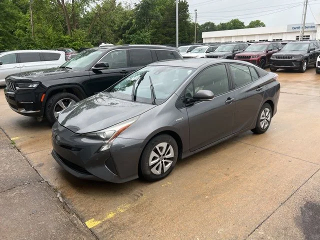 2018 Toyota Prius Two's photo