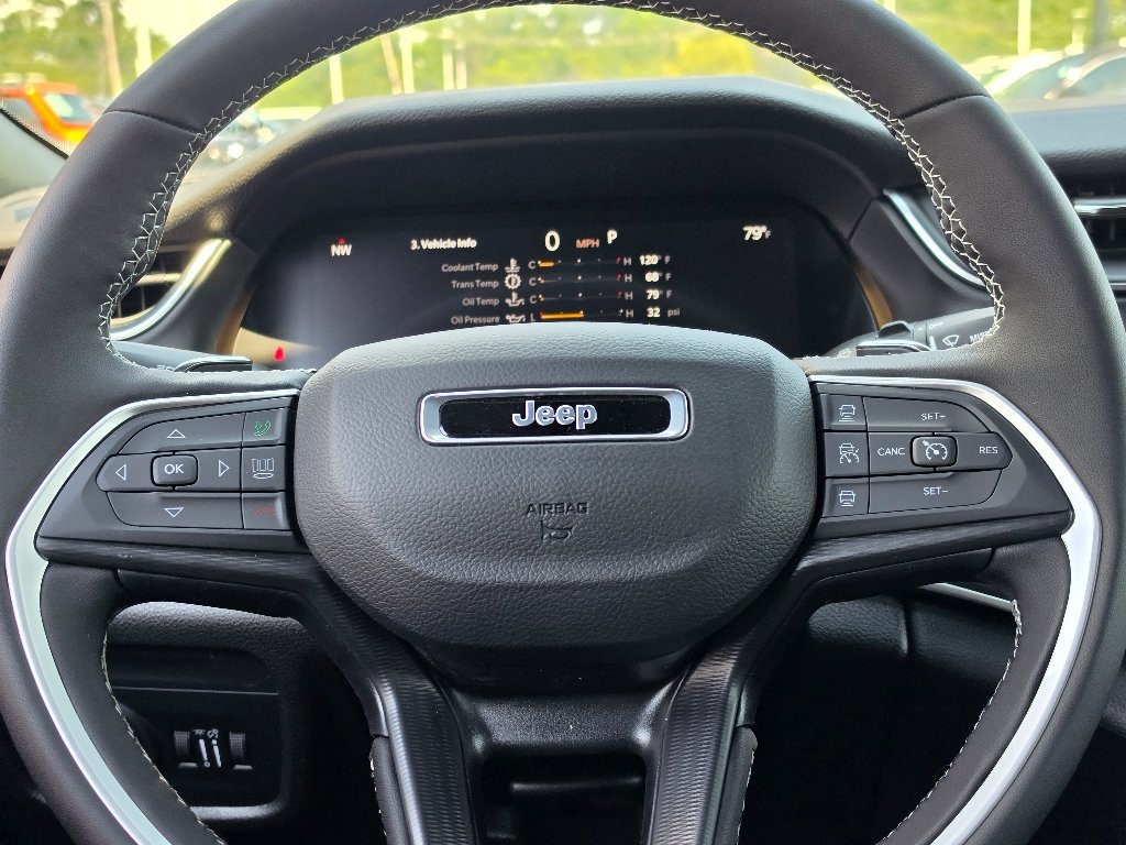 New 2026 Baltic Gray Metallic Clear-Coat Exterior Paint Jeep Laredo X image 12