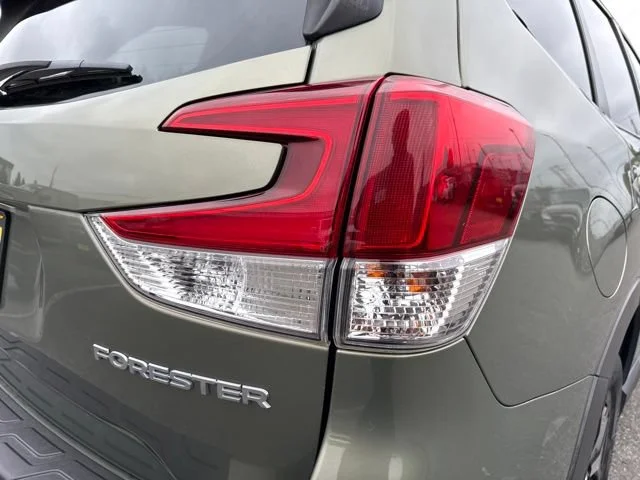 Used 2020 Jasper Green Metallic Subaru Premium image 13