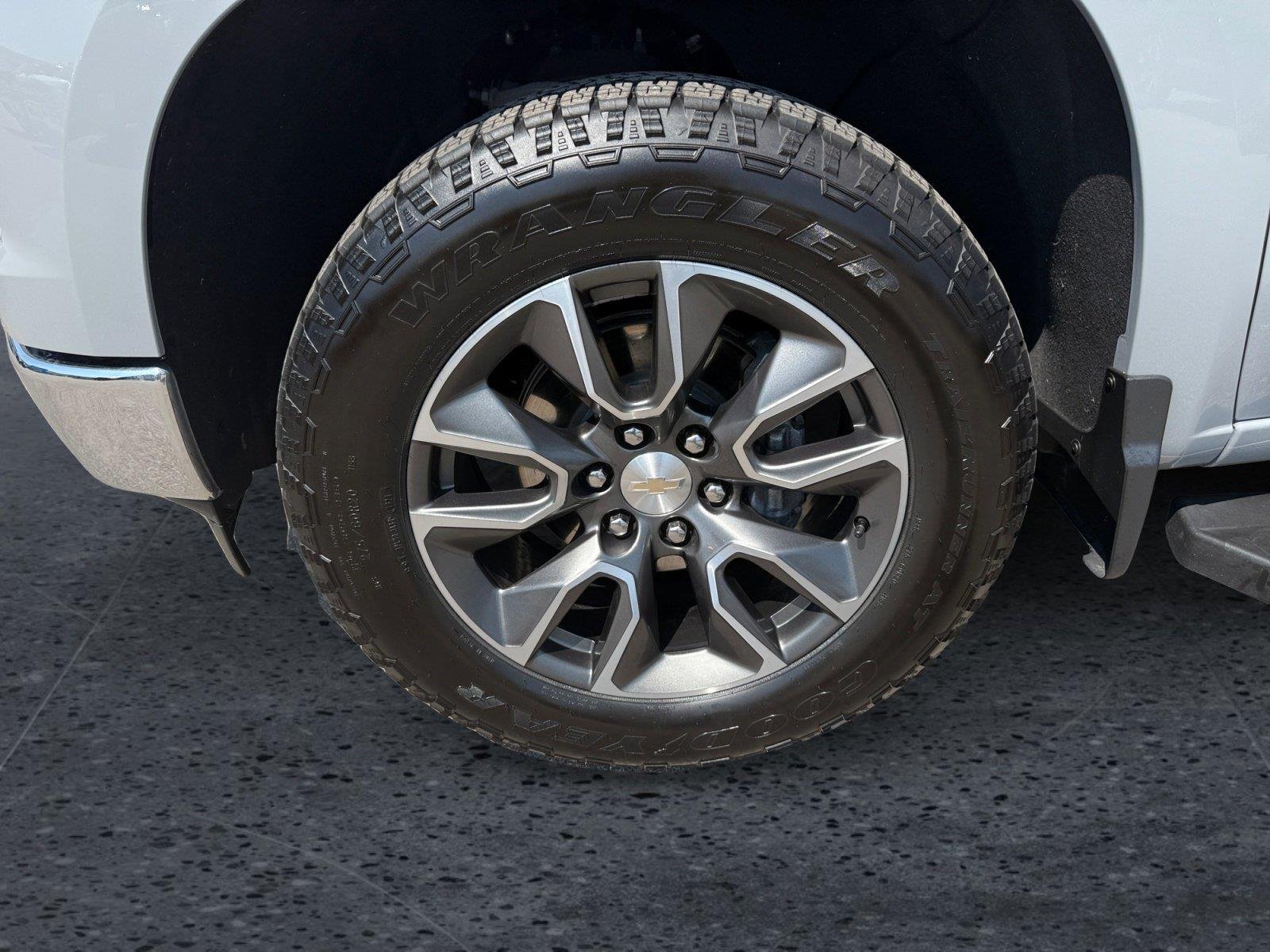Used 2024 Slate Gray Metallic Chevrolet LT image 9
