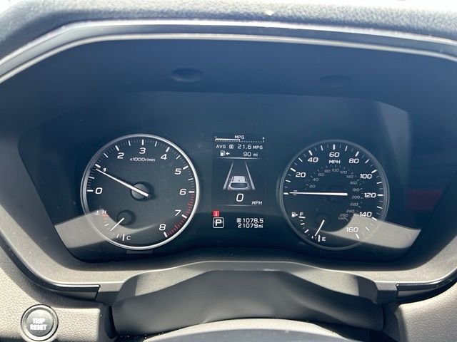 Used 2025 White Subaru Onyx Edition image 6