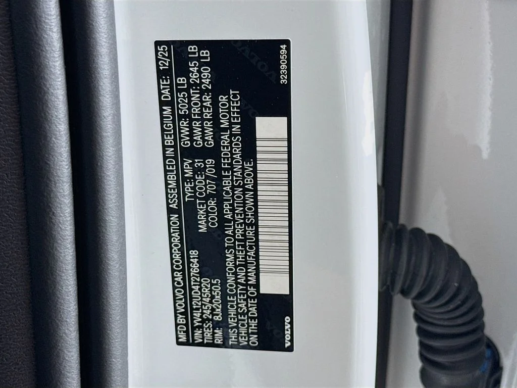 New 2026 White Volvo B5 Ultra Black Edition image 34