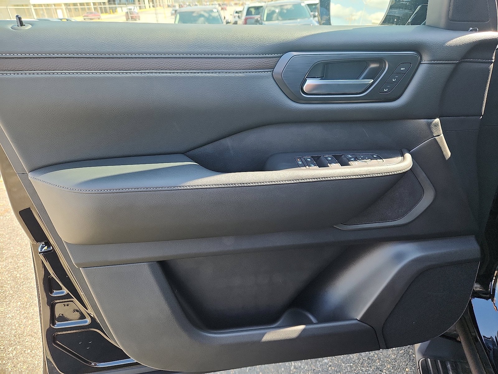 2026 Nissan Armada SL - Photo 10