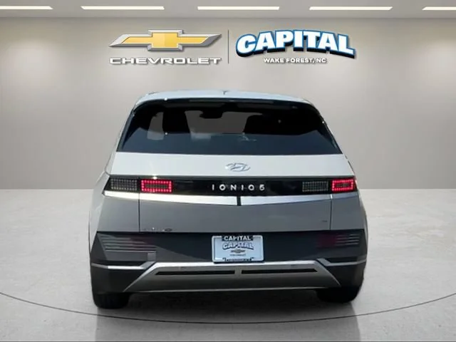 Used 2023 Gray Hyundai SEL image 4