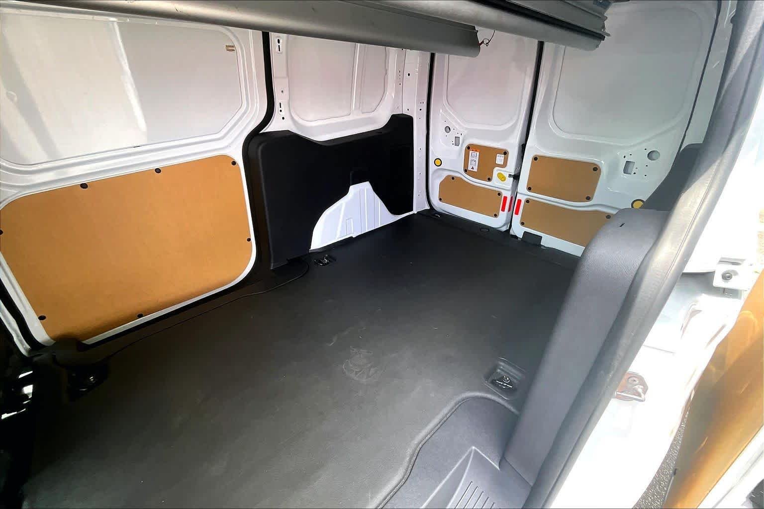 Used 2018 Frozen White Ford XL image 20