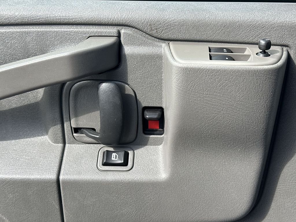 Used 2025 Summit White Chevrolet WT image 25