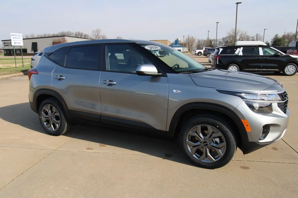 New 2026 Gray Kia LX image 3