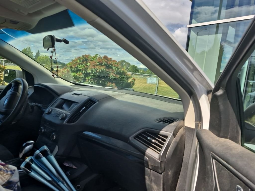 Used 2015 Oxford White Ford SE image 11