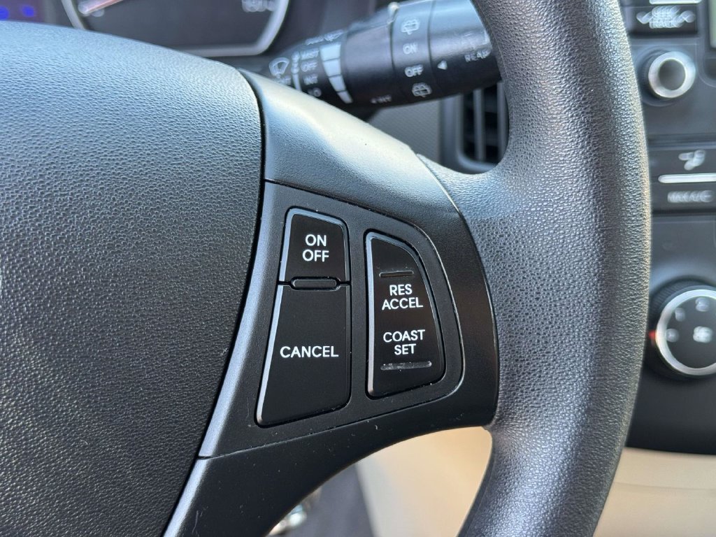 Used 2012 Black Hyundai GLS image 12