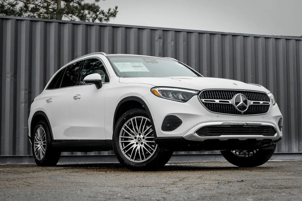 New 2026 Polar White Mercedes-Benz GLC 300 image 1