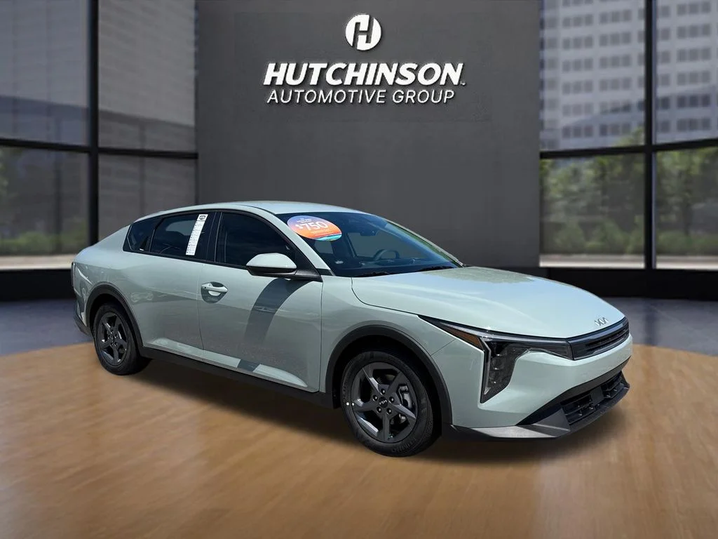 2026 Kia K4 LXS AT's photo