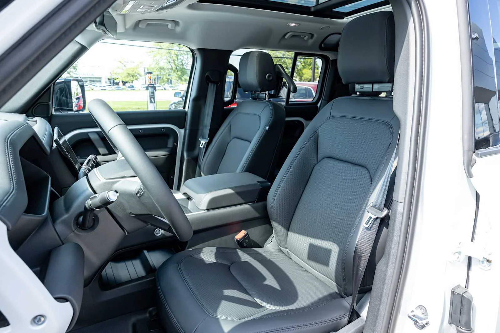 New 2026 Fuji White Land Rover S image 28