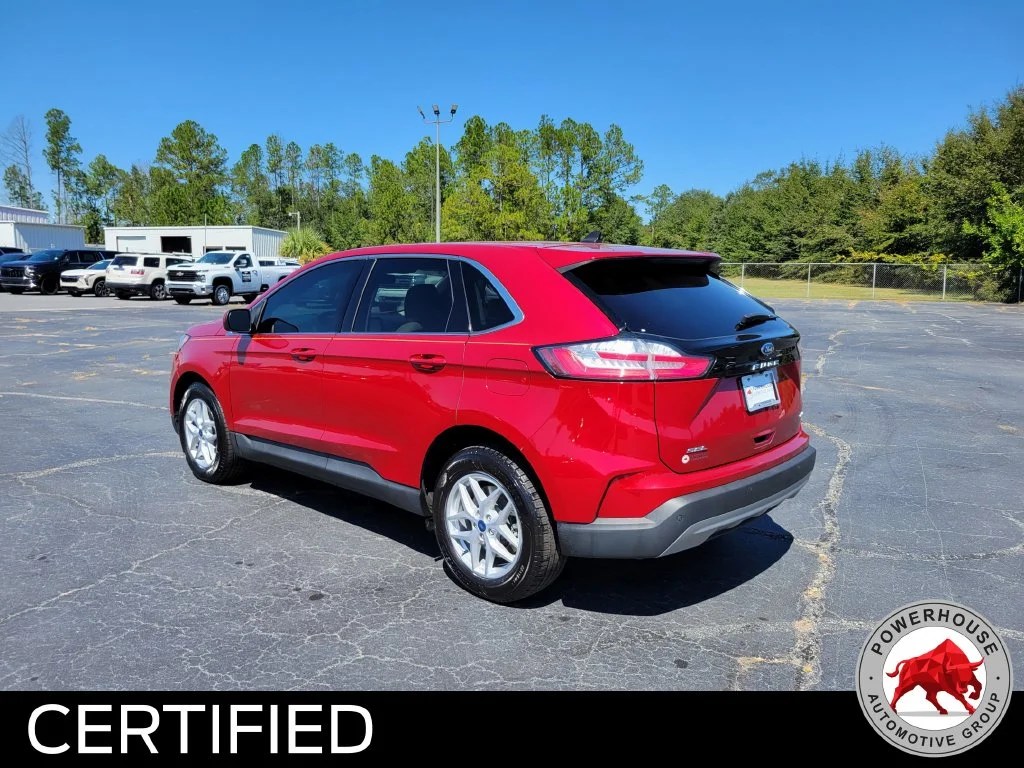Used 2022 Red Ford SEL image 4