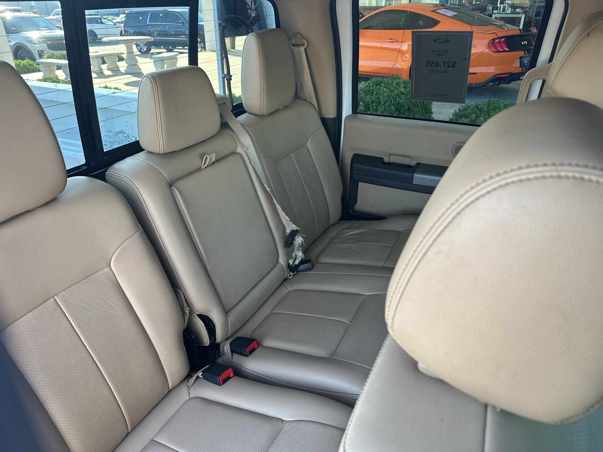 Used 2016 White Platinum Metallic Tri-Coat Ford LARIAT image 35