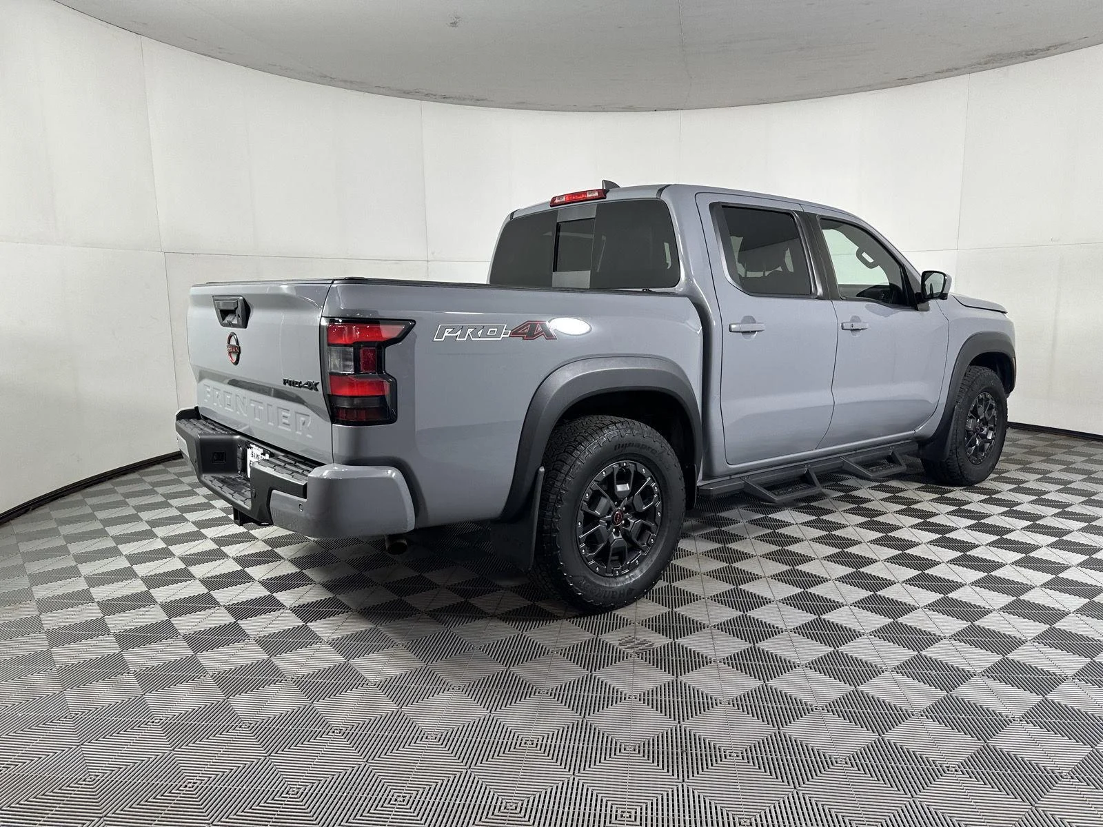Used 2023 Boulder Gray Pearl Nissan PRO-4X image 23